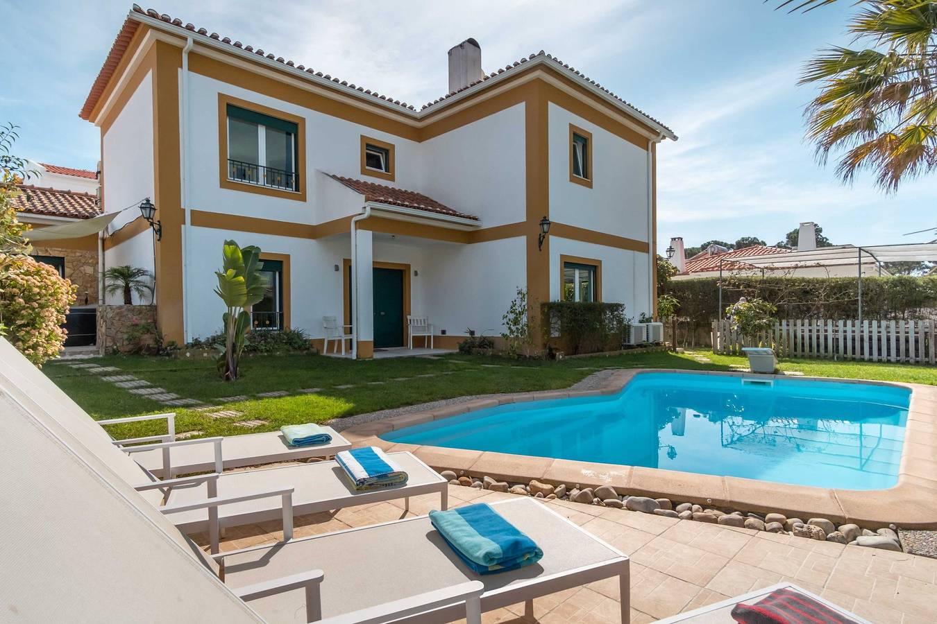 La1 in Sesimbra with 5 bedrooms and 4 bathrooms in Praia do Meco, Sesimbra (Castelo)