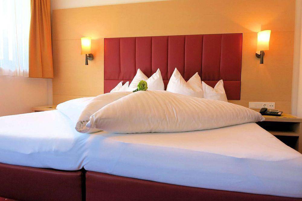 Vierbettzimmer Wildbach Hp in Tuxer Alpen, Schlitters