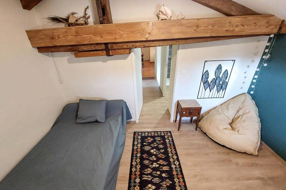 Haustierfreundliches Ferienhaus in Taizé-Aizie mit Wlan in Taizé-Aizie, Charente