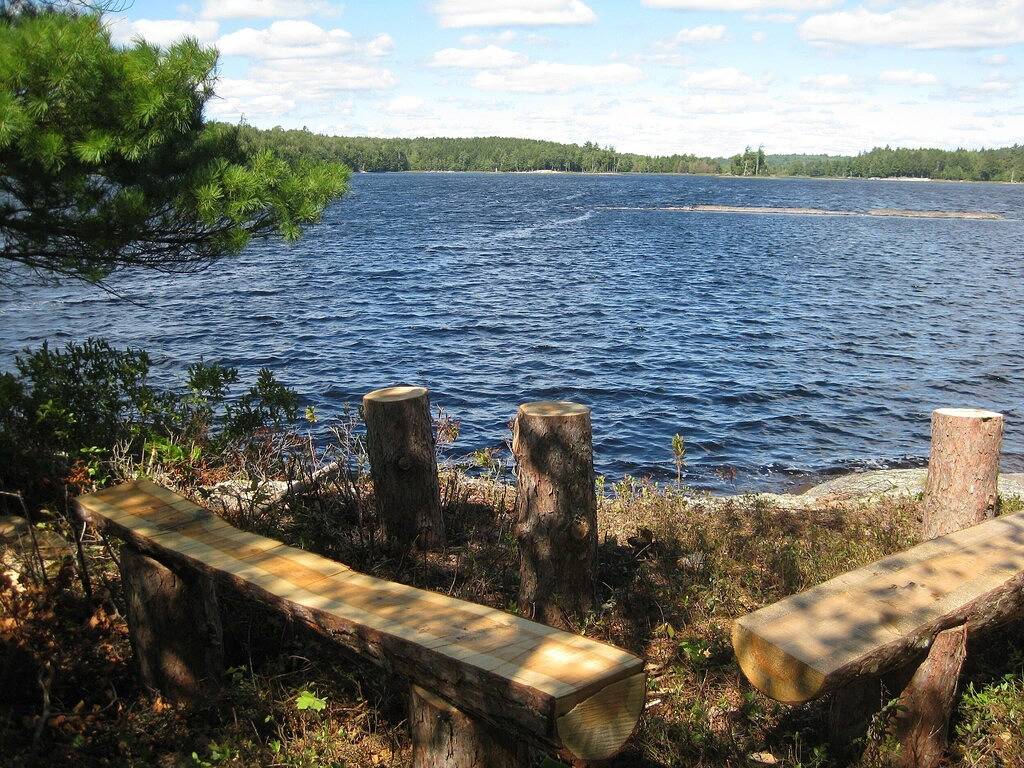 Riesiges Grundstück! Alleinlage! Sonnendeck am See + Steg, 5 private Inseln! in Region of Queens Municipality, Queens County