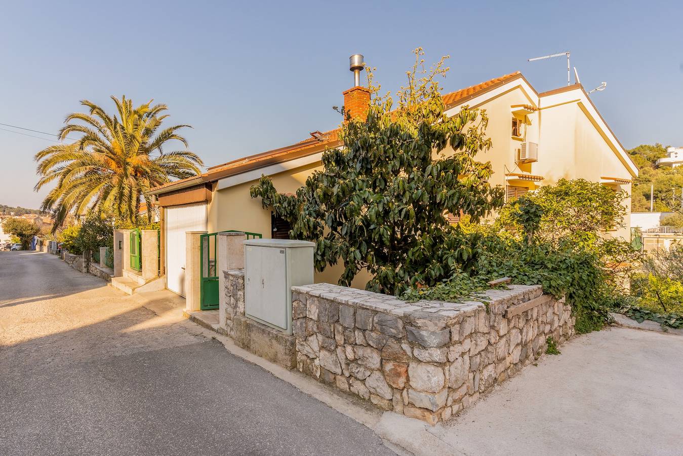 Ganze Wohnung, Studio Appartement mit Terrasse Mali Losinj, Losinj As-12551-a in Mali Lošinj, Lošinj (Kvarner Bucht)