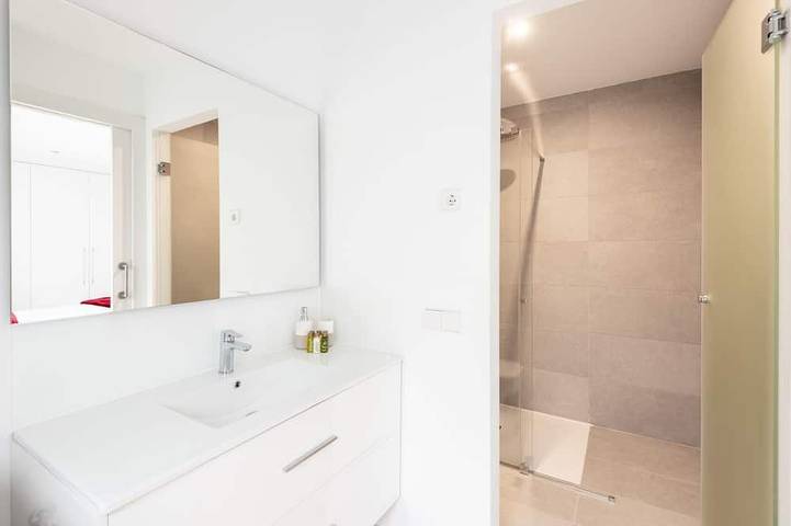 Ganze Wohnung, Arturo Soria - 1 Schlafzimmer Duplex mit Terrasse in Madrid, Área Metropolitana de Madrid