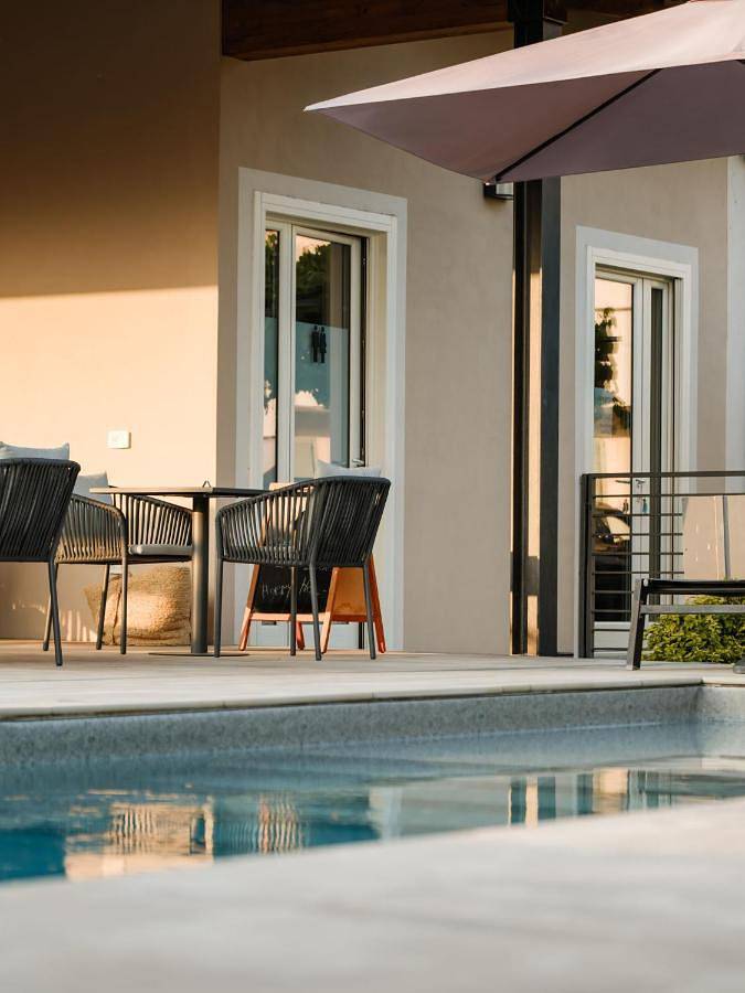 Maison d’hôte pour 3 personnes, avec piscine ainsi que vue et jardin