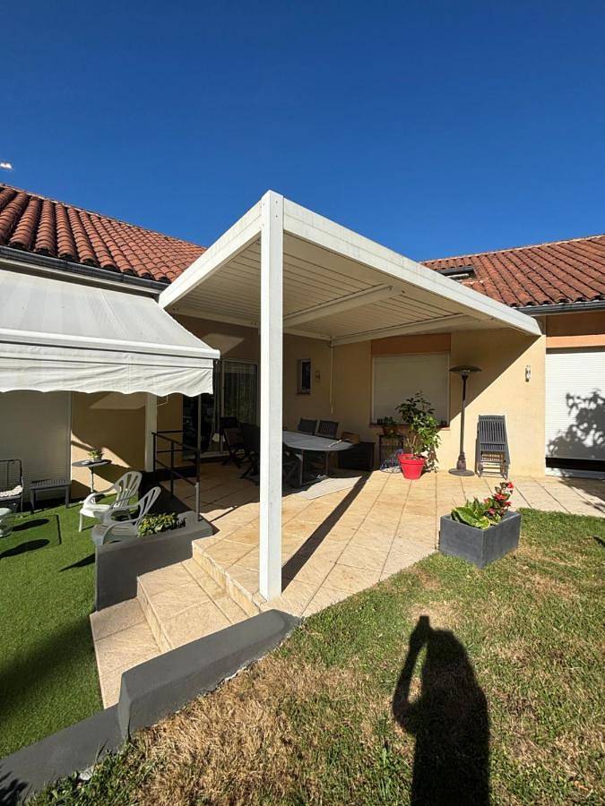 Location de vacances pour 6 personnes, avec balcon ainsi que piscine et vue à Saint-Jean-Lespinasse - 2
