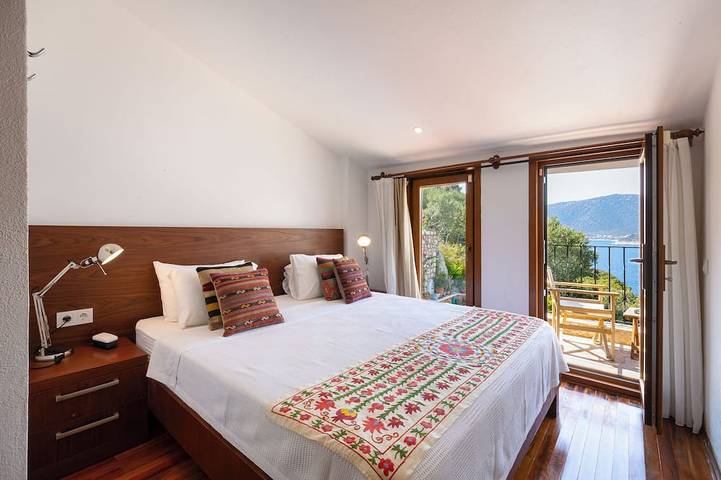 Private Luxusvilla direkt am Meer in prestigeträchtiger Lage, neu auf dem Markt! in Kaş, Provinz Antalya