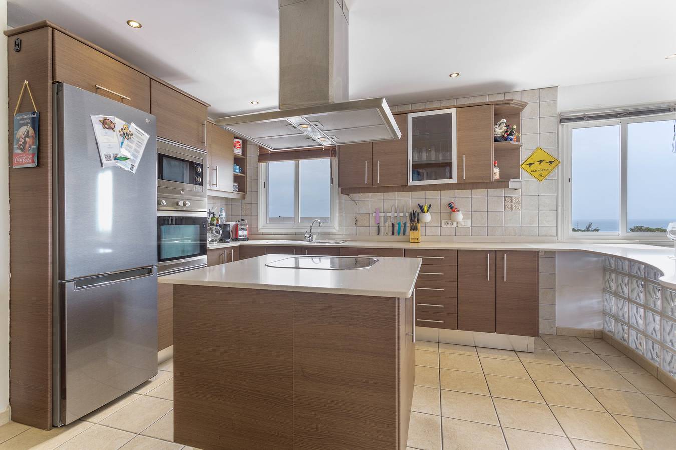 Ganze Wohnung, Penthouse mit jacuzzi,   meer- & vulkanblick in Playa Bastián, Teguise