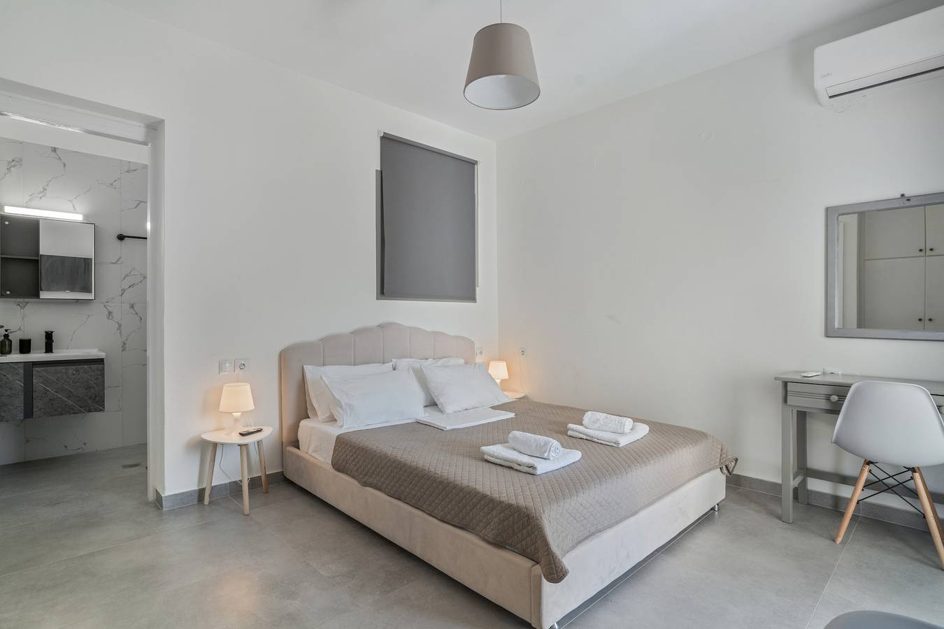 Entire studio, Studio Apartment 'King with Sofa Bed 3' with Sea View, Wi-Fi and Air Conditioning in Geni, Greece