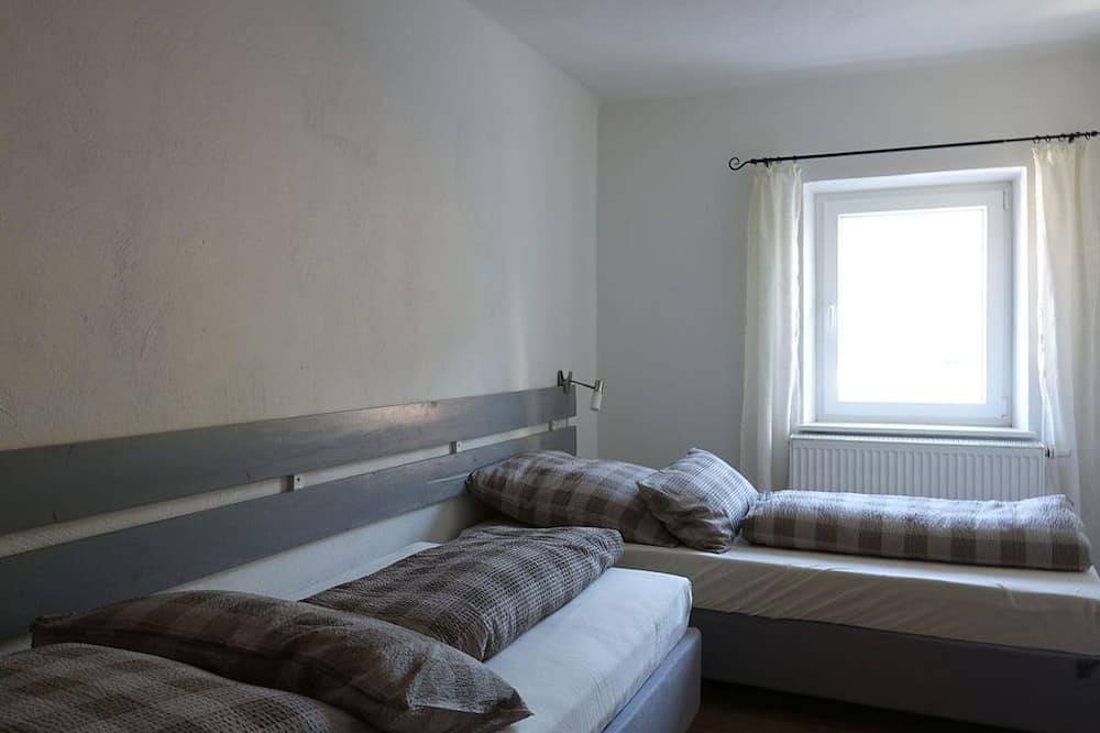 Ganze Wohnung, Ferienwohnung Bambi - Haus am Lindenbaum in Dernbach, Südliche Weinstraße