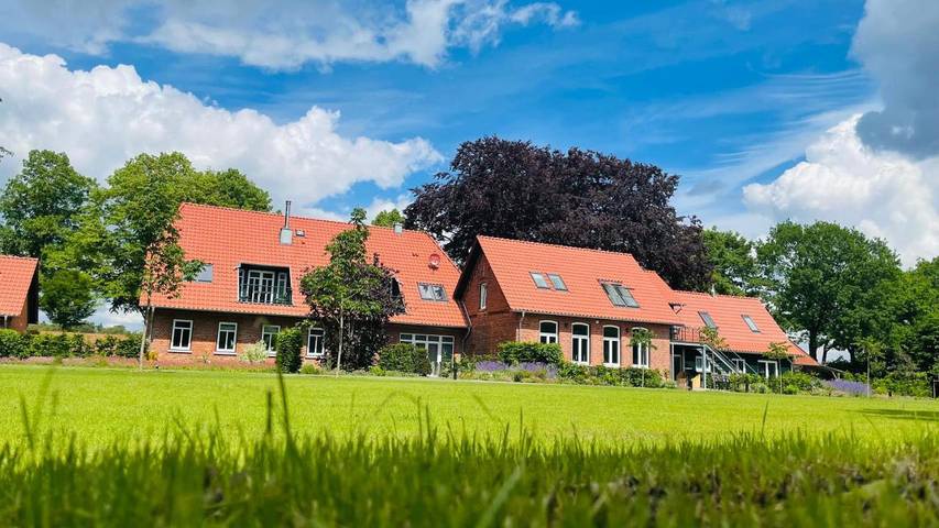 Ferienwohnung für 4 Personen, mit Terrasse und Garten sowie Sauna und Ausblick