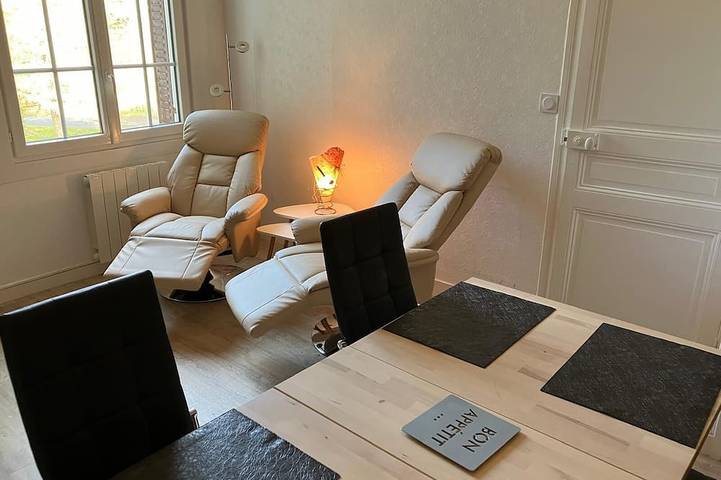 Entire apartment, 2-room apartment 37m2 facing arboretum park, 700m from the spa and 300m from shops in Bagnoles-de-l'Orne, Parc naturel régional Normandie-Maine