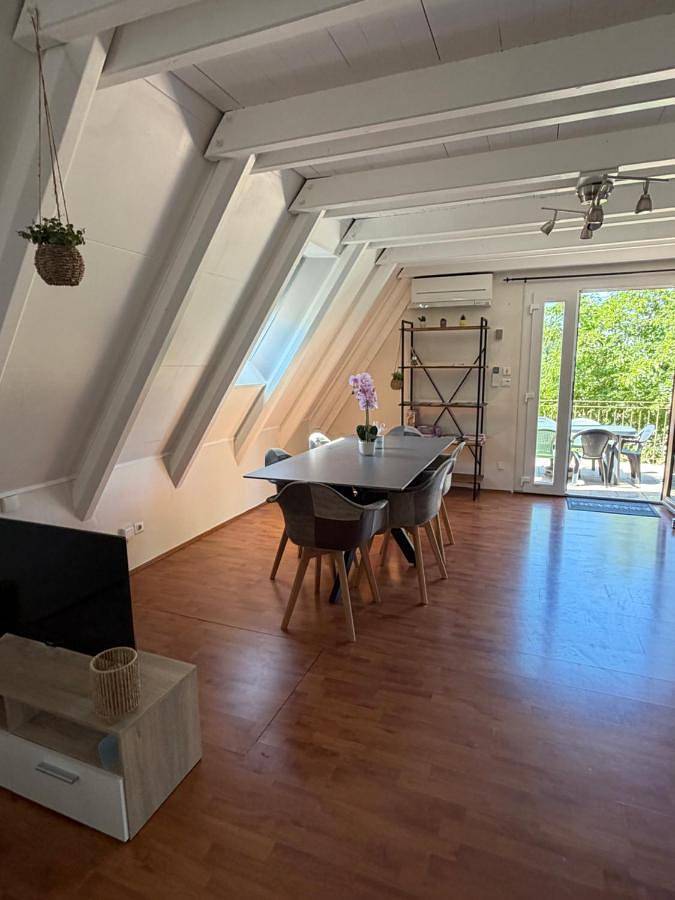 Gîte pour 8 personnes, avec Terrasse ainsi que Jardin et Vue à Drulhe - 3
