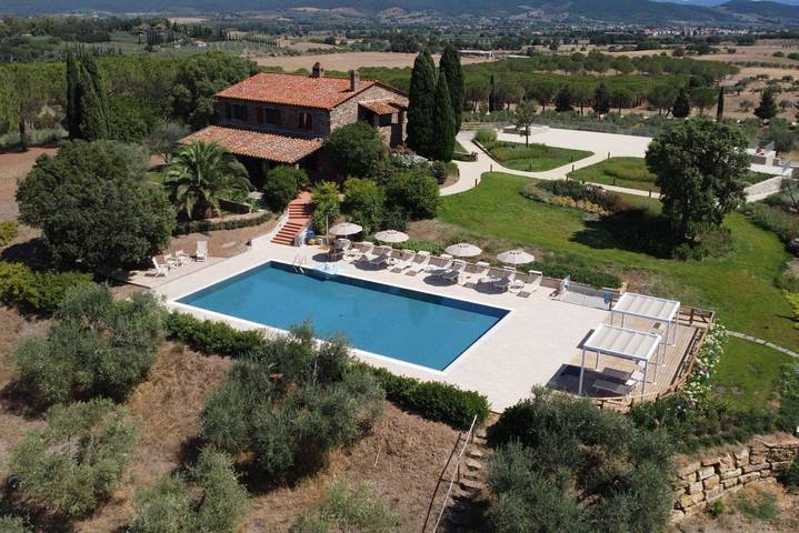 Villa per 13 persone, con giardino e piscina a Scarlino