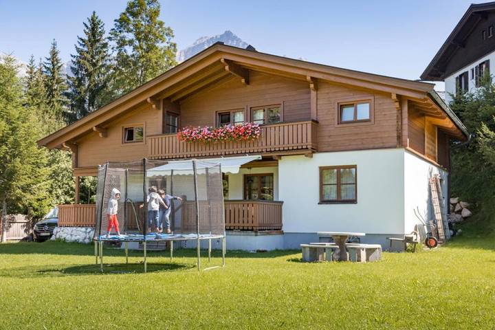 Chalet voor 12 personen, met uitzicht en tuin in Maria Alm