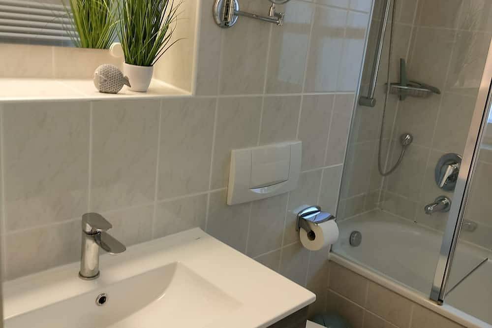 Rugiamare, exclusives, neu renoviertes, strandnahes Reihen- Ferienhaus in Kreptitz, Dranske