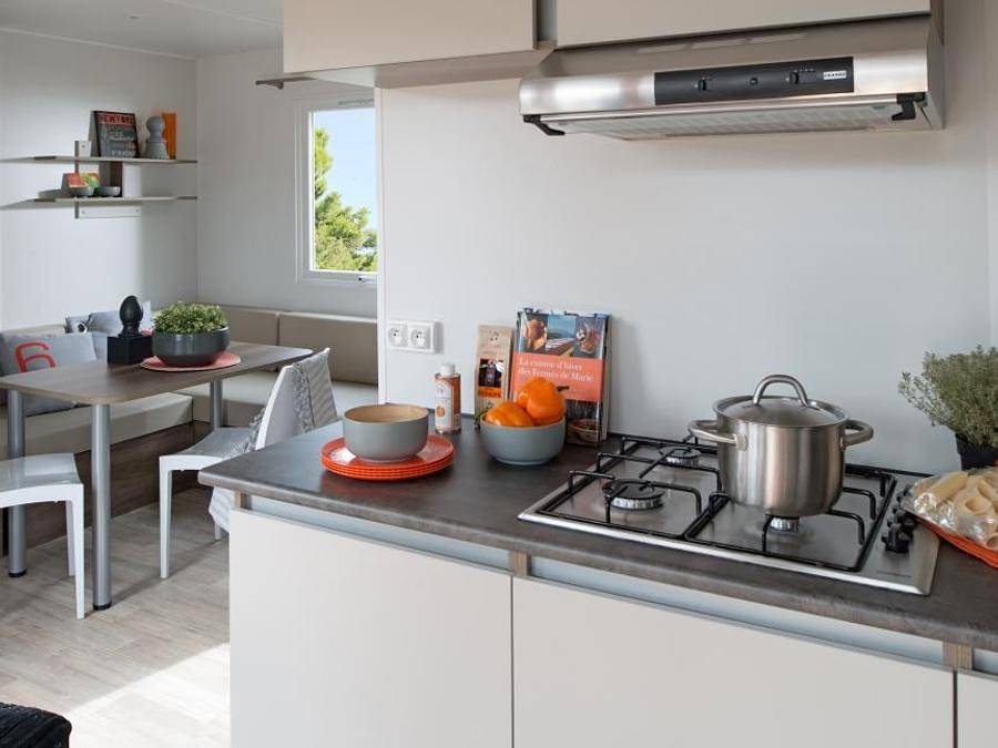 Domaine du Lac de Chambon - Mobile home 4 persons - Cottage Family Pmr 4 persons in Murol, Volcans d'Auvergne Regional Nature Park
