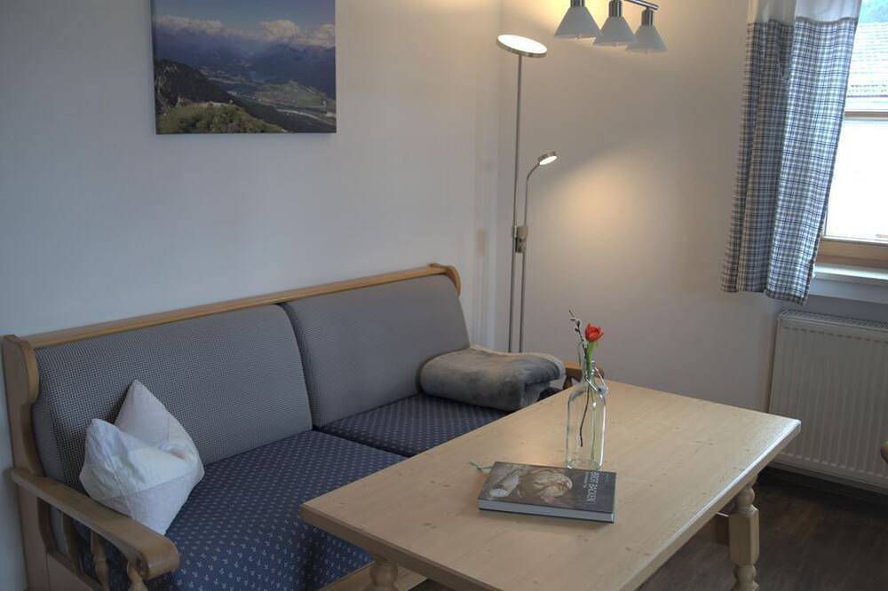 Ganze Wohnung, \"Nr.3\" Fewo/1 Schlafraum/Dusche, Wc - Kir Royal, Ferienwohnungen in Krün, Bayerische Alpen