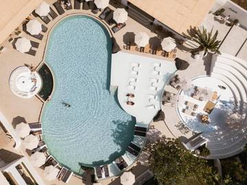 Ferienanlage für 2 Personen, mit Pool und Sauna sowie Garten und Ausblick in Griechenland