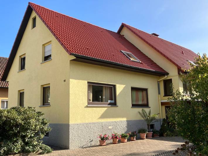Ferienhaus für 4 Personen, mit Balkon und Terrasse