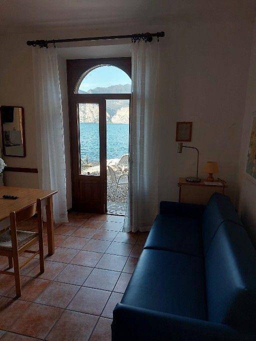 Ganze Ferienwohnung, Zwei-Zimmer-Wohnung mit Seeblick in Malcesine, Gardasee-Berge