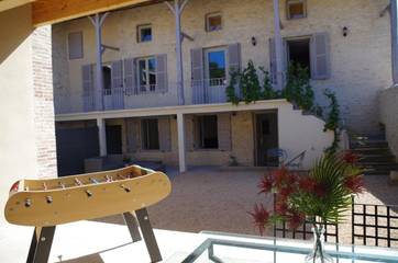 Gîte pour 8 personnes, avec jardin à Lugny
