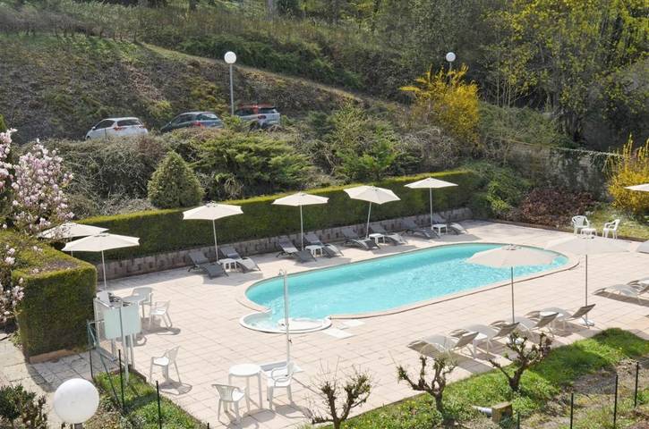 Hôtel pour 2 personnes, avec piscine ainsi que jardin et vue, animaux acceptés à Bourbonne-les-Bains - 2