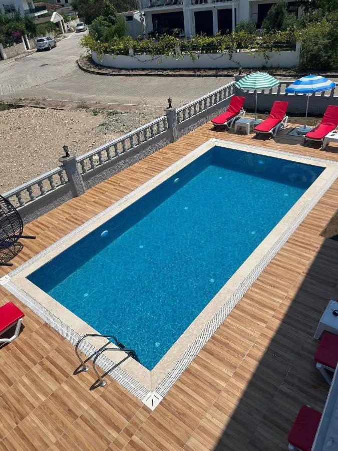 Apartamento de vacaciones para 2 personas, con jardín además de vistas y piscina - 1