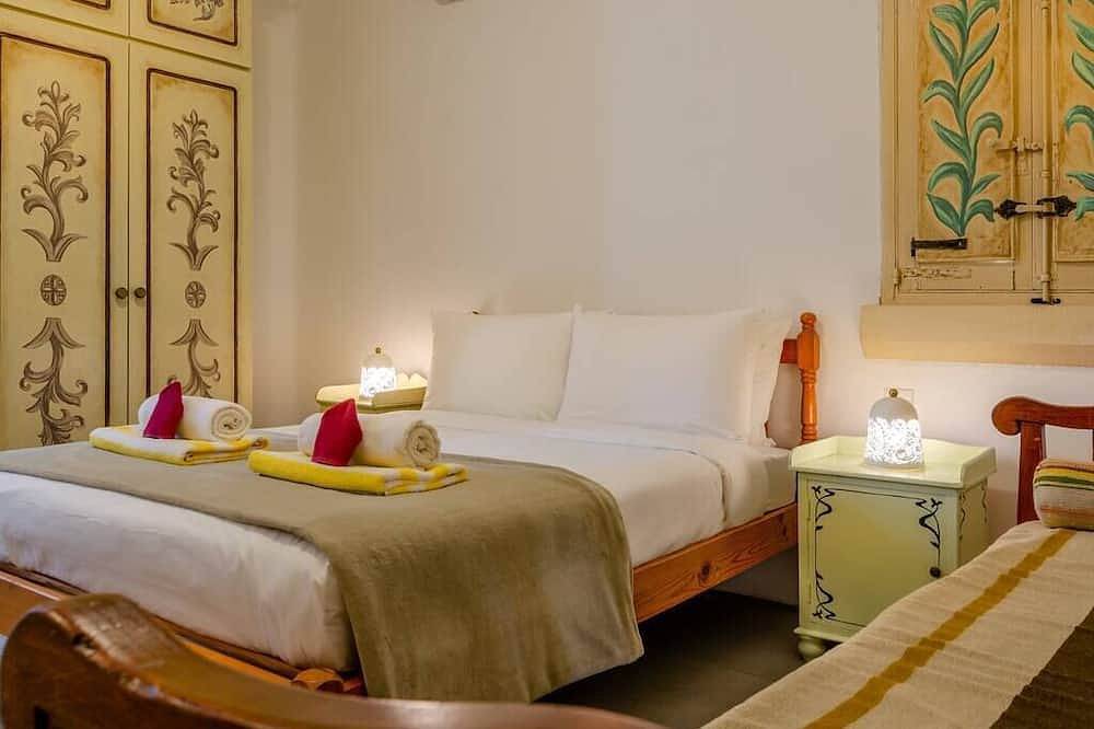300y/o Gozo Villa with 2 Pools + Incredible Garden in Victoria (Malta), Gozo (Malta)