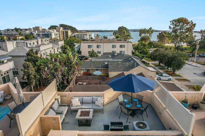 Vacation rental for 7 people, with terrace, with pets in Pacific Beach