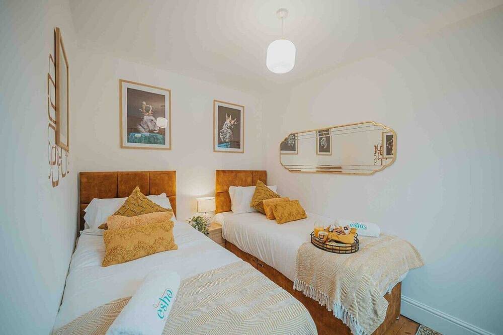 Spacious Heart of town w/garden Wifi Smart Tv in Cirencester, Gloucestershire
