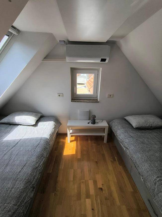 Ferienpark für 5 Personen, mit Pool und Sauna sowie Garten und Ausblick, kinderfreundlich in Slowenien - 4