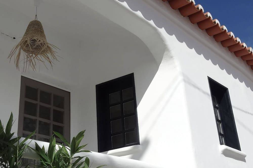 Prachtig huis met dakterras in oude stadskern van Odeceixe in Odeceixe, Costa Alentejana