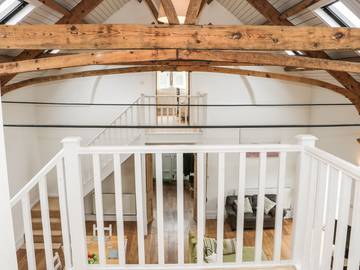 Log Cabin for 10 People in Alton Towers, Staffordshire, Photo 4