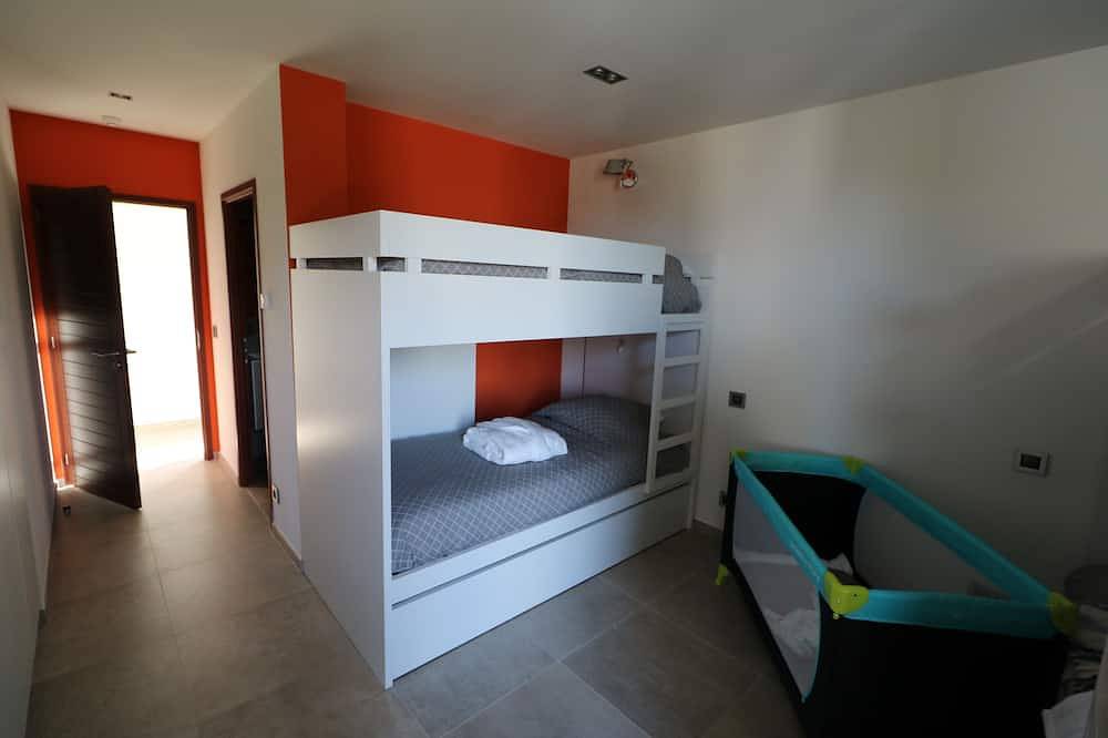 Gran villa contemporánea con piscina. in Vingrau, Parque Natural Regional Corbières-Fenouillèdes
