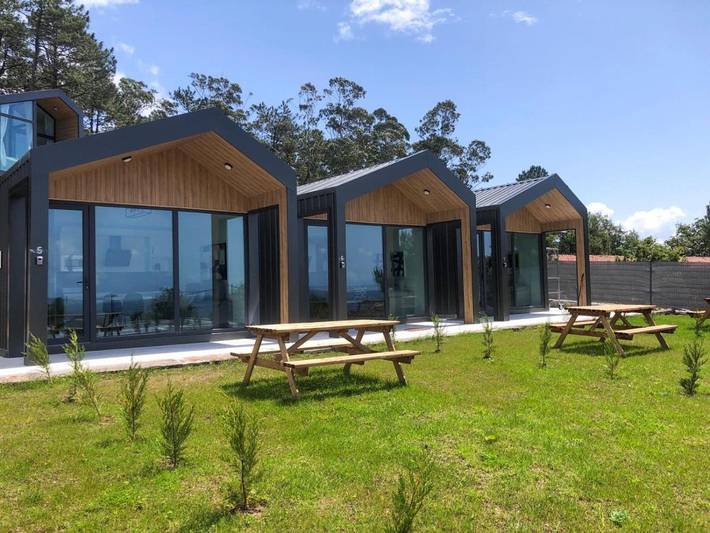Apartamento para 4 personas, con Jacuzzi y Terraza además de Jardín y Vistas en Boiro
