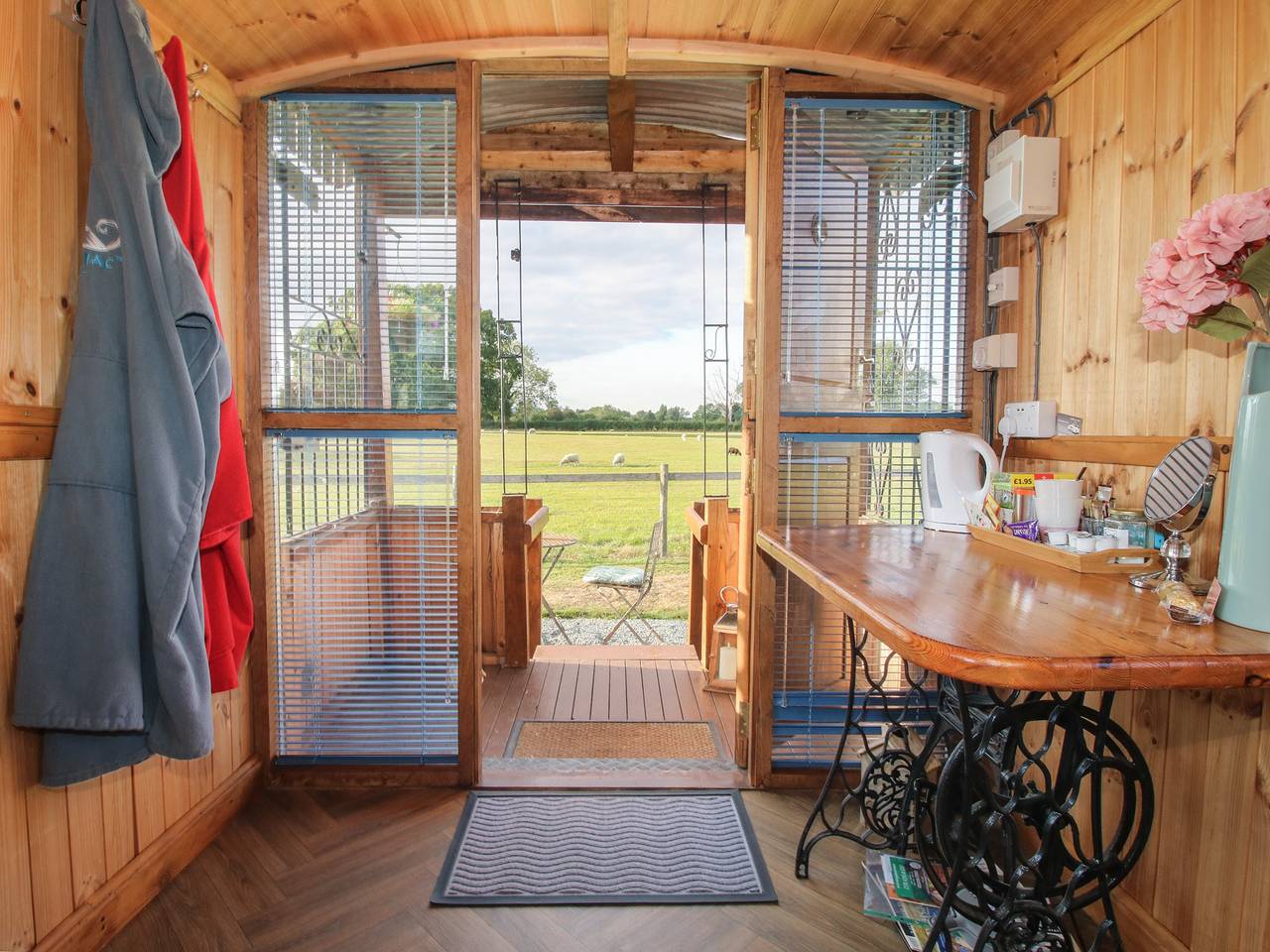 Hütte für 2 Personen mit Whirlpool in Shropshire