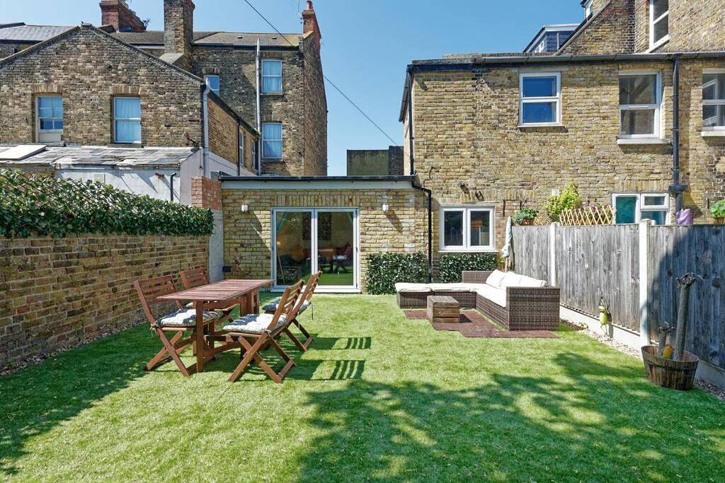 Holiday Home in Botany Bay, Kent