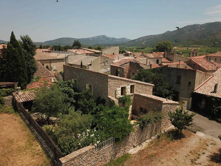 Gîte pour 8 personnes, avec jardin à Embres-et-Castelmaure
