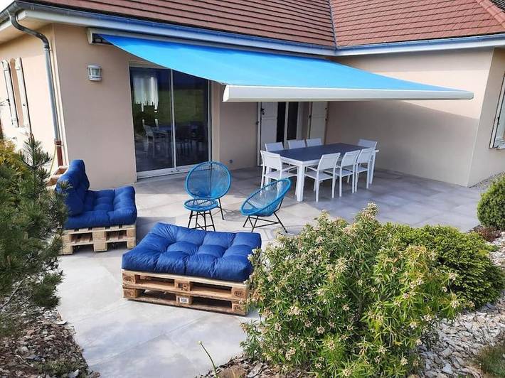 Gîte pour 7 personnes, avec jardin dans Poivres