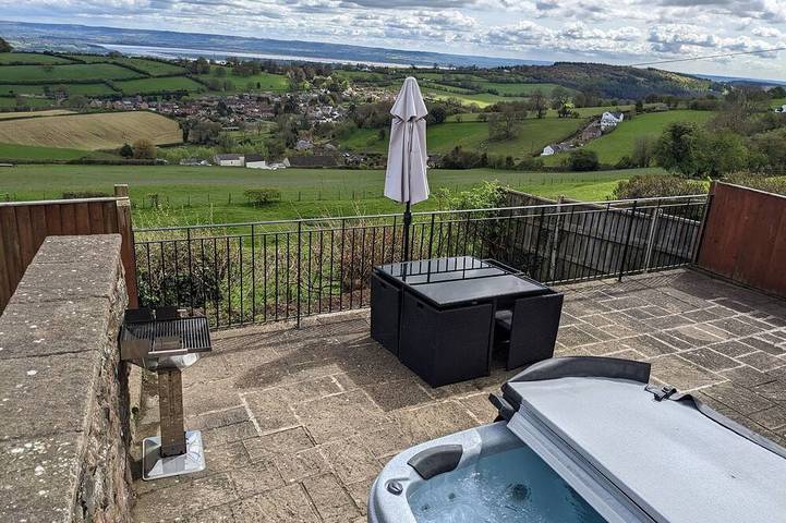 Casa de vacaciones para 4 personas, con jardín además de balcón y jacuzzi - 1
