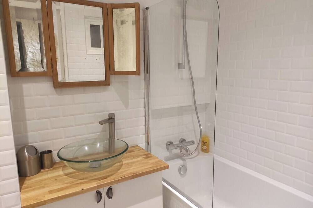 A charming house 5 km from Paris, accommodating up to eight travelers in Clamart, Hauts-de-Seine