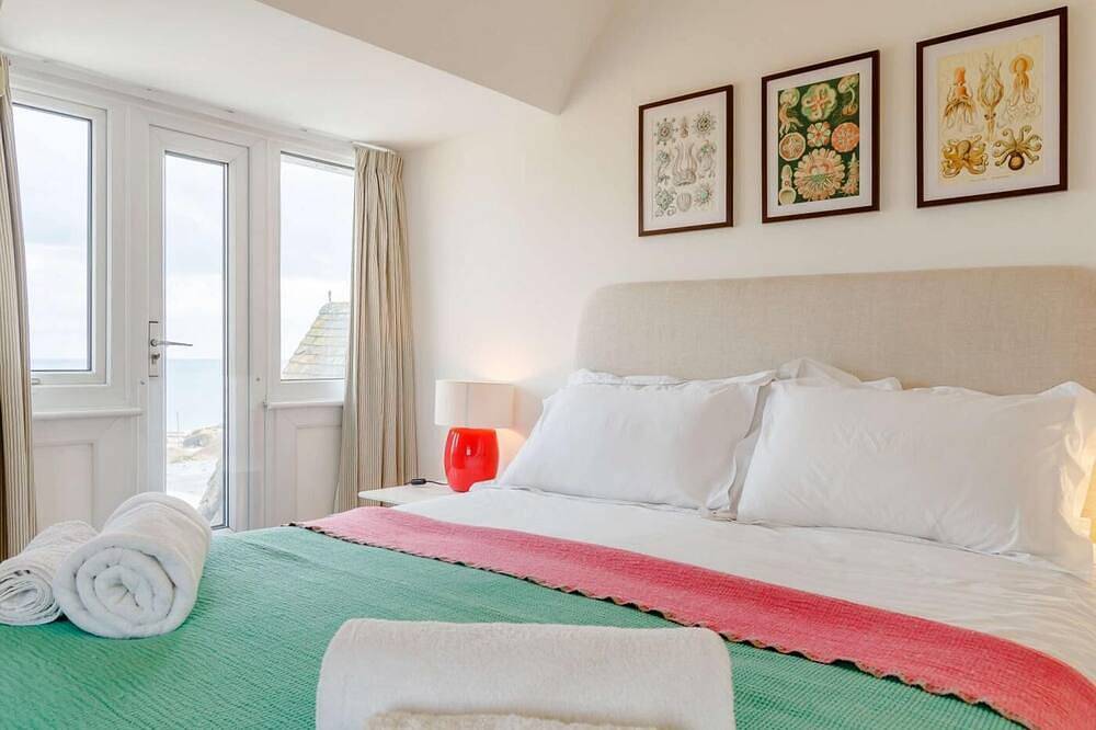 4 Bed in Bridport (oc-dc083) in West Bay, Dorset