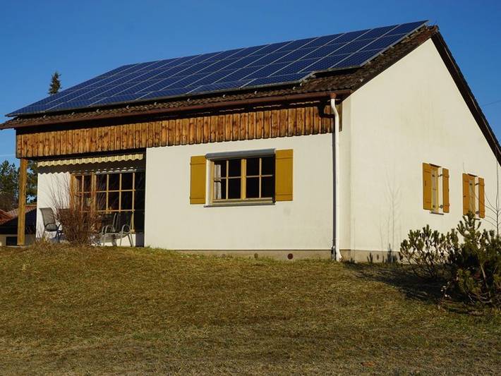 Ferienhaus für 10 Personen, mit Balkon und Terrasse sowie Garten und Pool in Nesselwang