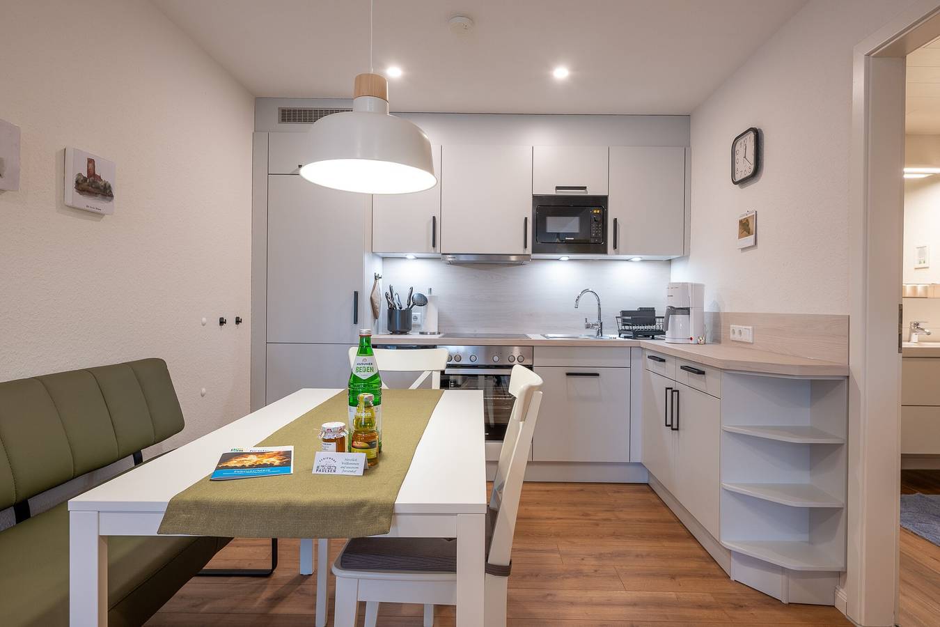 Entire apartment, Apartment 'Ferienhof Paulsen - Seeschwalbe' with Private Terrace and Wi-Fi in Tammensiel, Pellworm