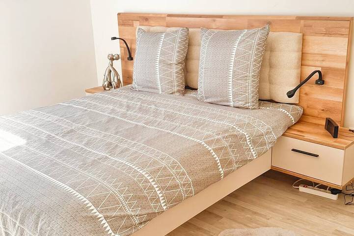 Ganze Wohnung, Charming one-bedroom apartment 9 km from Disneyland and 4 km from Val d'Europe, with private parking in Lagny-sur-Marne, Seine-et-Marne