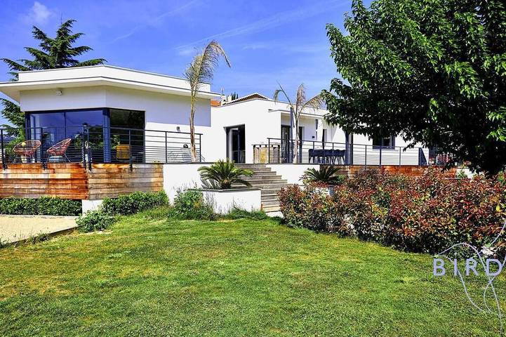 Villa for 8 people, with garden and pool as well as balcony - 1