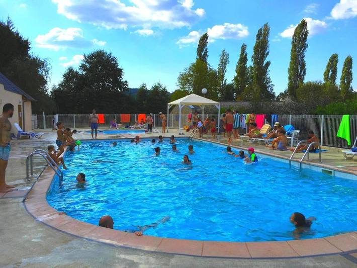 Parc de vacances pour 5 personnes, avec vue et piscine ainsi que bassin pour enfant et jardin dans l' Aveyron - 2