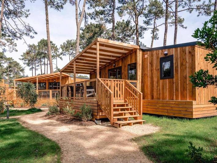 Camping pour 4 personnes, avec Terrasse ainsi que Jardin et Piscine à Ondres