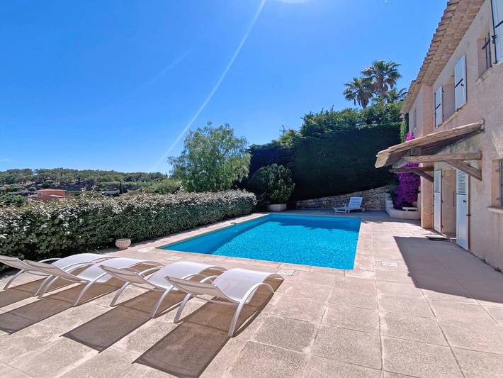 Location de vacances pour 8 personnes, avec piscine ainsi que terrasse et jardin, animaux acceptés dans Golf Bluegreen Sainte-Maxime - 4