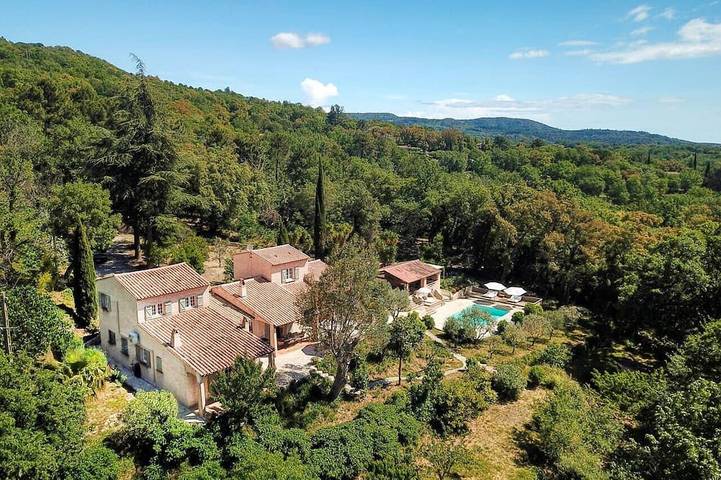 Villa pour 10 personnes, avec jardin et balcon à La Garde-Freinet