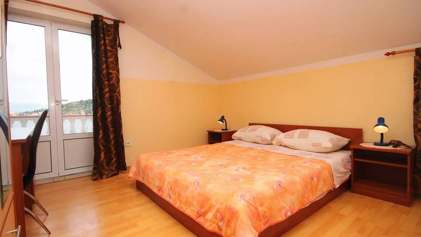 Ferienwohnung für 11 Personen, mit Terrasse